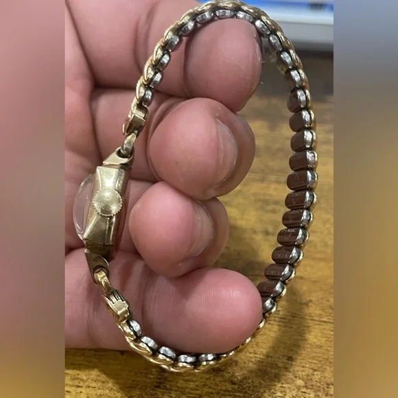 Vintage Lady Elgin Gold Women’s Wristwatch with Stretch Band 10K Gold Filled - Picture 4 of 5